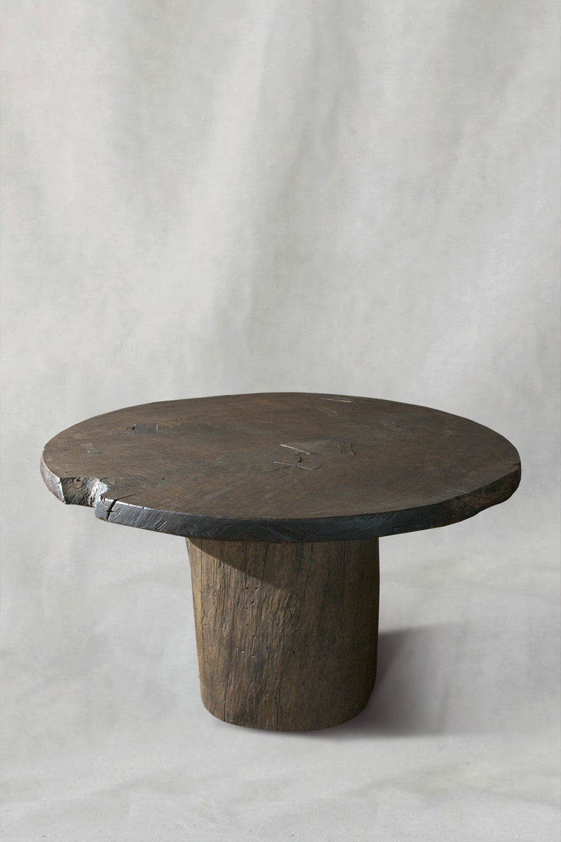 MARU DINING TABLE